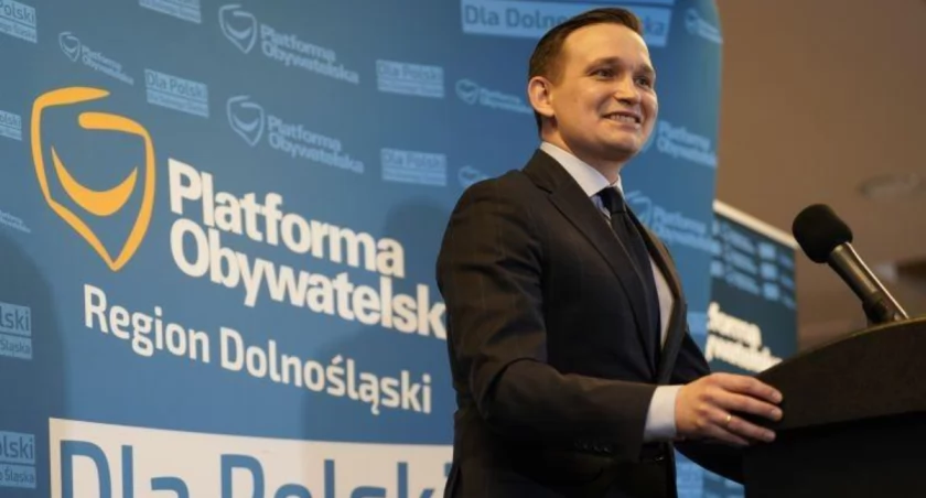 Dolnośląska Platforma Obywatelska szuka swojego szefa Michała Jarosa. Ktokolwiek widział…