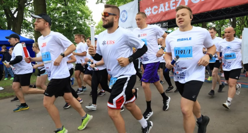 Bieg Firmowy we Wrocławiu. Tysiące biegaczy na Stadionie Olimpijskim