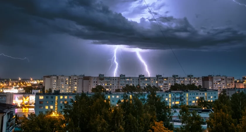 Z Niemiec do Wrocławia nadejdą potężne burze. 