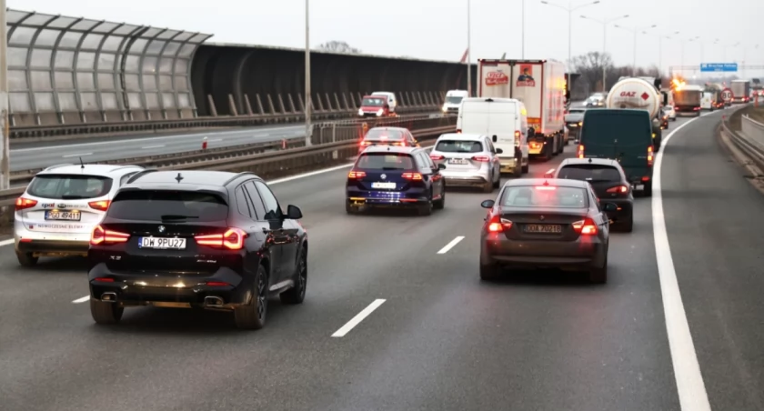 Ruszył remont AOW. Korki i ograniczenie do 80 km/h