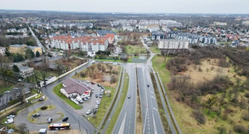 Wrocław: Aleja Północna miała być lekarstwem na korki. Co poszło nie tak?