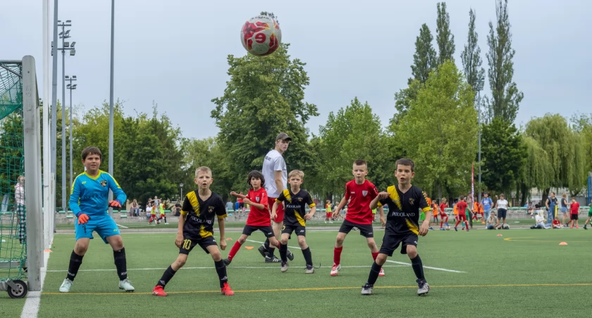 Sportowe święto we Wrocławiu – aktywny Dzień Dziecka i edukacja przez piłkę nożną dla dzieci