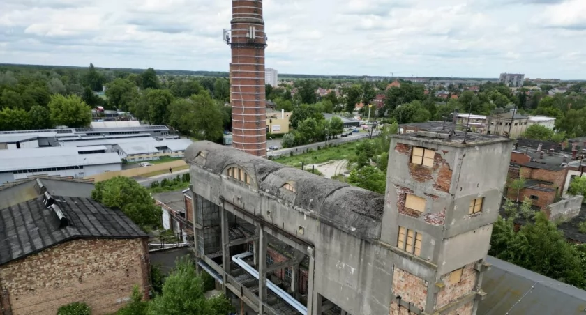 Miejsce we Wrocławiu jak z innego świata. Ruiny wielkiej niemieckiej fabryki stoją do dziś!