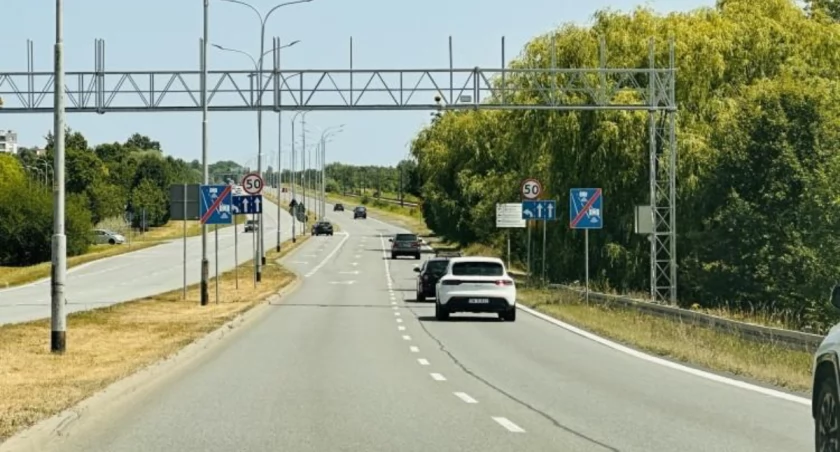Kierowcy pędzą al. Sobieskiego, a odcinkowy pomiar prędkości zbiera żniwa. Tysiące mandatów!