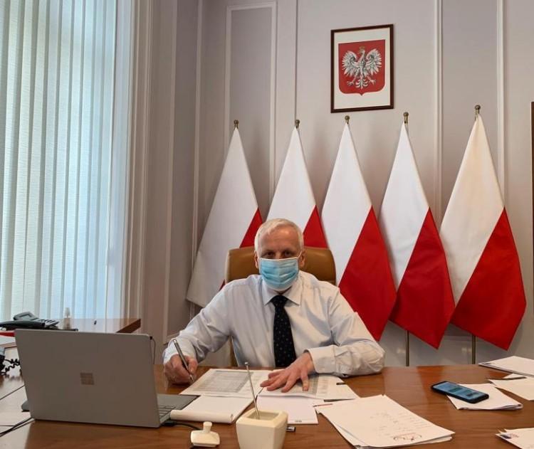 Pracownik urzędu zakażony koronawirusem. Wojewoda czeka na wyniki testu na COVID-19