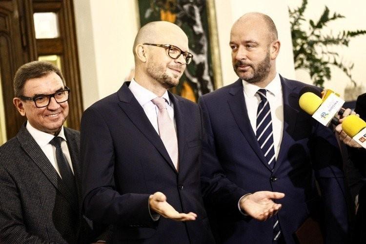 Prezydent na urlopie, zastępca robi kampanię