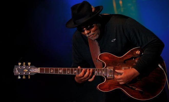 Nocna zmian bluesa, Carlos Johnson & Hoodoo Band