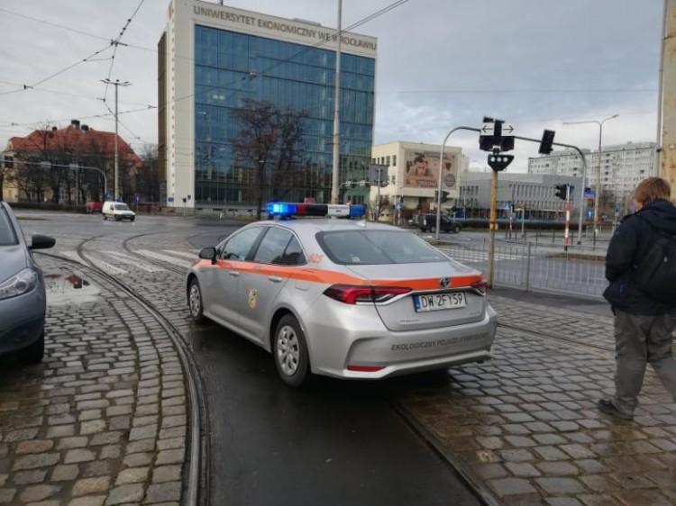 Kolizja tramwaju z samochodem w centrum. Były objazdy dla innych linii