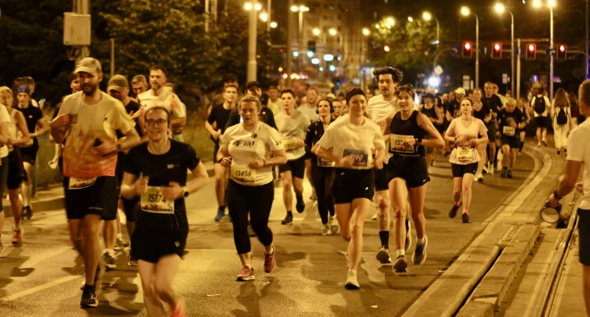 Nocny Półmaraton Wrocław 2025 - wyniki. Kto wygrał półmaraton 14.06.2025?
