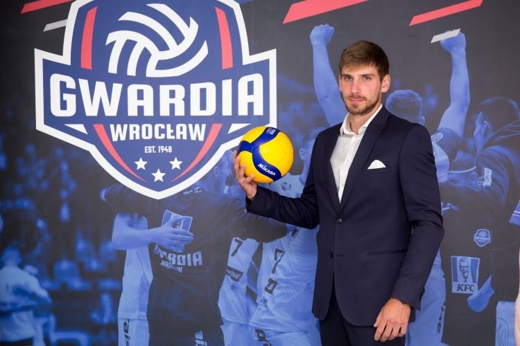 Czołowy zawodnik KFC Gwardii zostaje na kolejny sezon