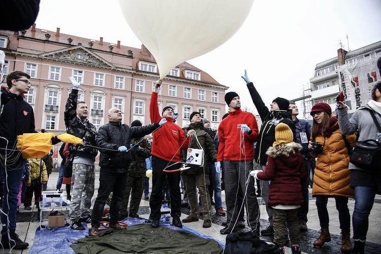 Krasnal niepodległy wystartował w stratosferę w trakcie finału WOŚP [ZDJĘCIA]
