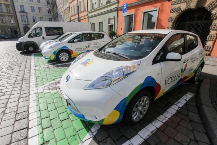 Wrocław: ile kosztowało namalowanie niezgodnych z prawem kopert dla Vozilli?