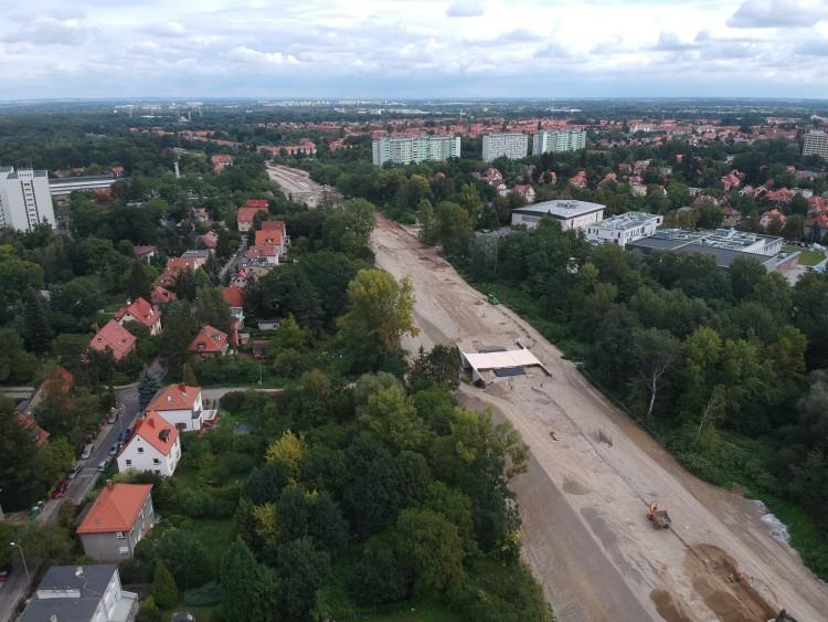 Aleja Wielkiej Wyspy na półmetku. Oto najnowsze zdjęcia z budowy