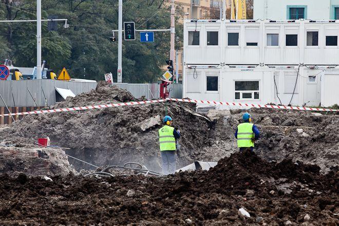 Dworzec Główny: jeszcze 4 miesiące wybuchów