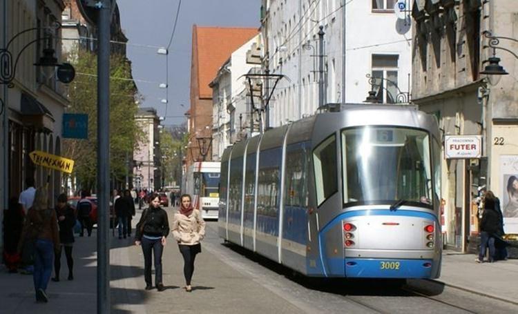 Seniorzy świętują na Szewskiej. Będą utrudnienia w ruchu tramwajów