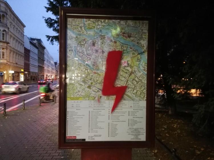 Centrum znów zablokowane, na ulicy śpiewa chór. Kontynuacja protestów [ZDJĘCIA, WIDEO]