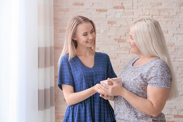 Idealny prezent na dzień mamy - co kupić mamie?