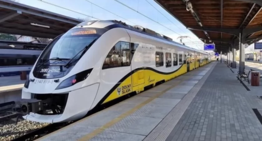Awaria sieci trakcyjnej pod Wrocławiem. Wstrzymany ruch pociągów 