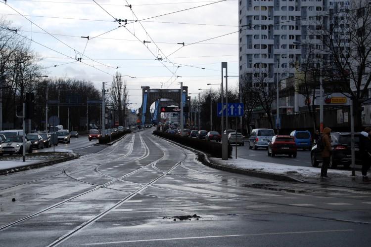 Wrocław: zima nie zaskoczyła drogowców, ale wypadków i tak było więcej