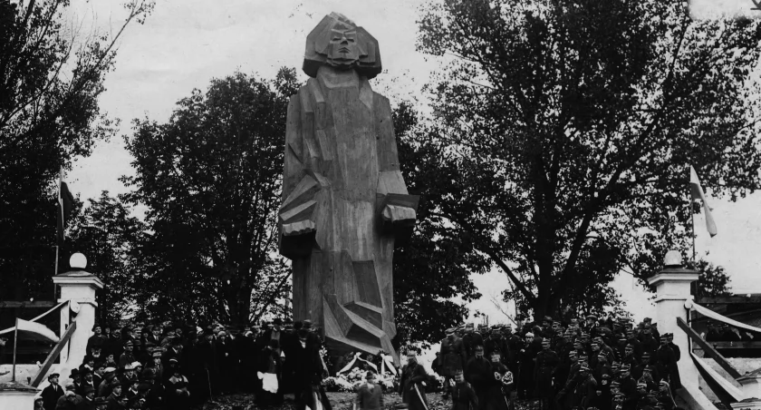 Pomnik Adama Mickiewicza we Wrocławiu. Ten sam, którego makietę odsłaniał Józef Piłsudski 