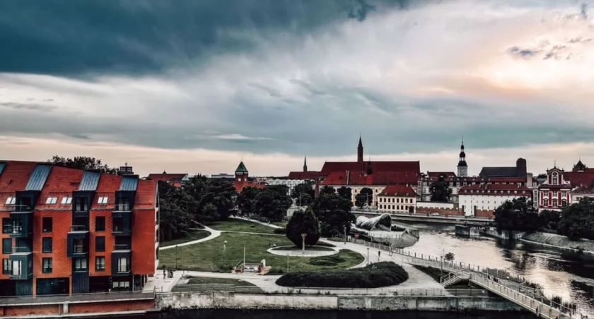 Alert RCB dla Wrocławia. Czy będzie burza? [RADAR NA ŻYWO]