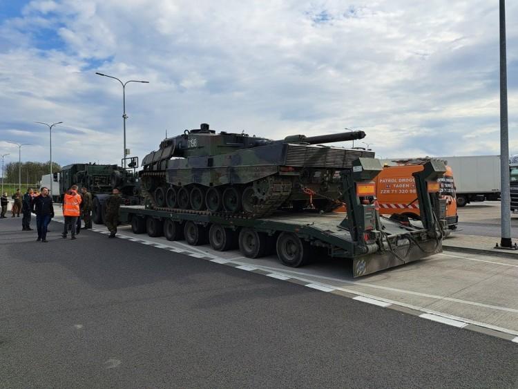 Kierowcy przecierali oczy ze zdumienia: co tam robił niemiecki Leopard?