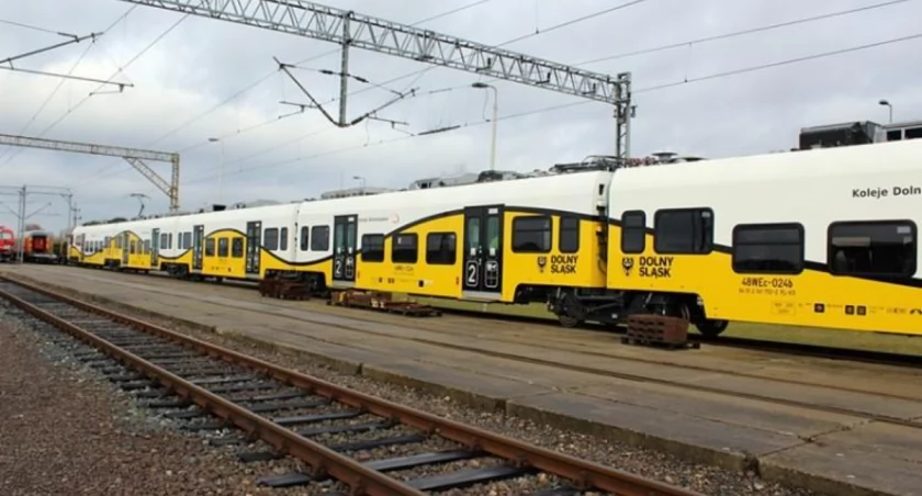 Tragedia na torach we Wrocławiu. Pociąg śmiertelnie potrącił człowieka 