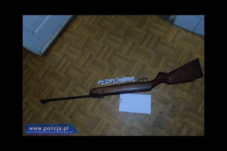 Śrut utkwił obok serca ośmiolatka. Sprawca wpadł w ręce policji