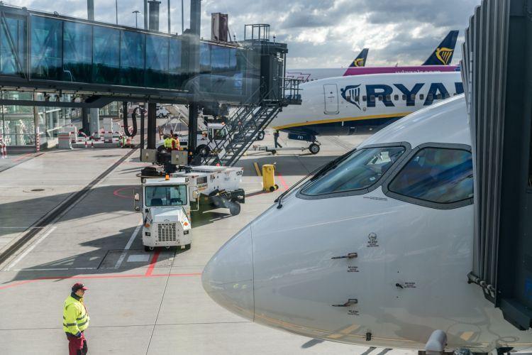 Japończyk i Irlandczyk ukarani za wywołanie alarmu na wrocławskim lotnisku