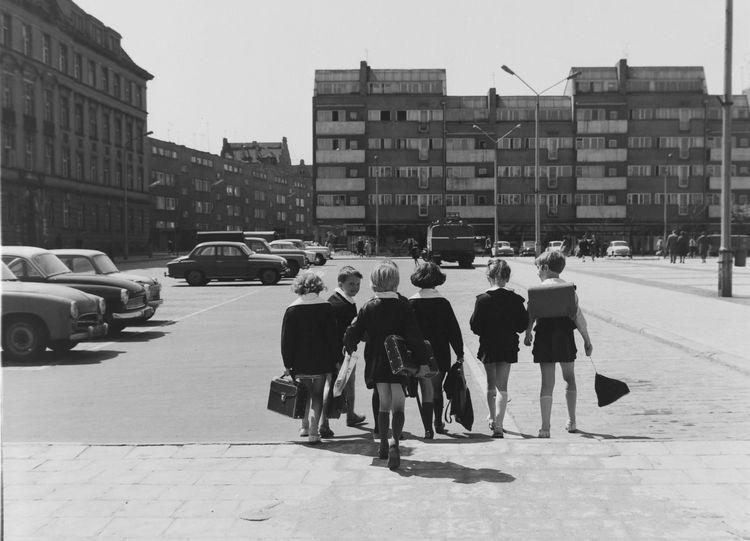 Historia Wrocławia z dwóch perspektyw. Nowe wystawy plenerowe na Rynku