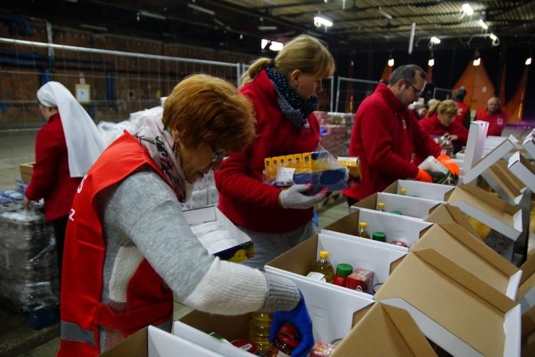 Caritas przygotował dwa tysiące świątecznych paczek dla potrzebujących