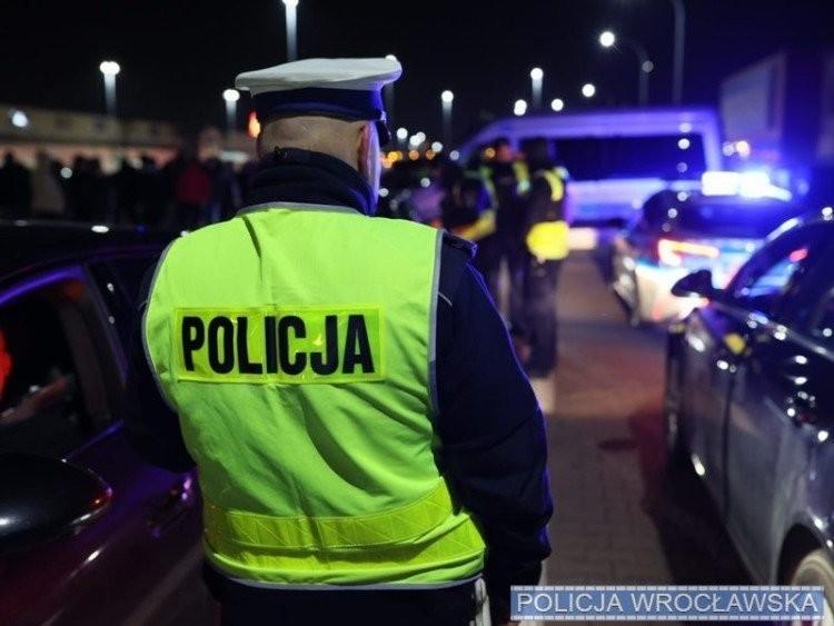 Nielegalne drifty i wyścigi we Wrocławiu. Tutaj kierowcy jeżdżą jak szaleni
