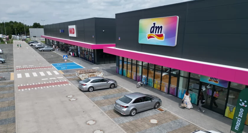 N-Park na Maślicach wreszcie gotowy. Część sklepów otwarta. Kiedy wystartują kolejne?