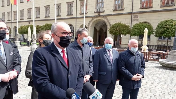 Czarzasty we Wrocławiu. „W sprawie pieniędzy dla Polaków usiedliśmy przy stole z diabłem”