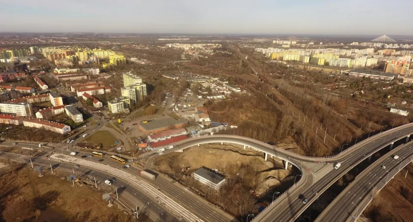Na Nowym Dworze powstanie nowe osiedle i 18-metrowe bloki? Miasto szuka dewelopera