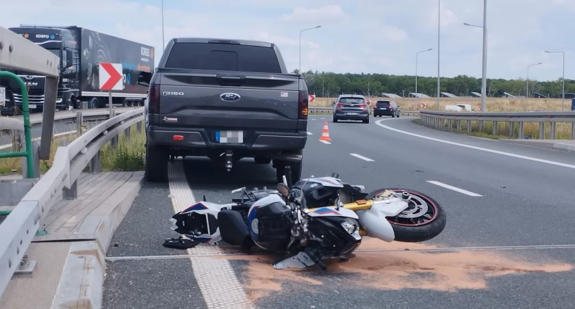 Tragiczny wypadek motocyklisty na S3. Mężczyzna nie przeżył zderzenia z barierami