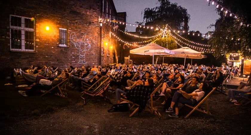 Kino plenerowe we Wrocławiu. Mnóstwo seansów pod chmurką! I to za darmo!