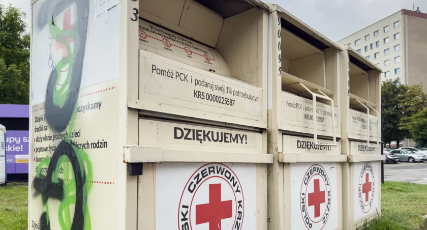 Kontenery PCK na odzież znikają z ulic. Decyzja zapadła, umowa rozwiązana