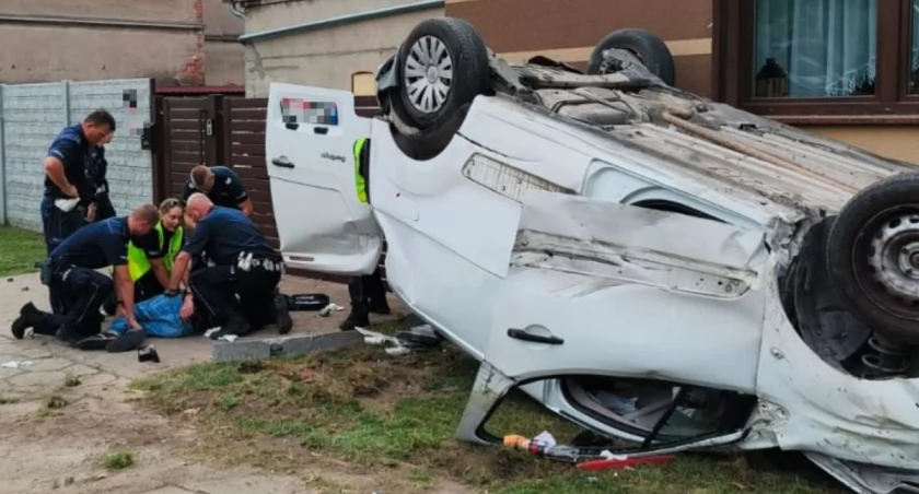 Szalony pościg pod Wrocławiem skończył się na dachu. Dlaczego kierowca uciekał przed policją?