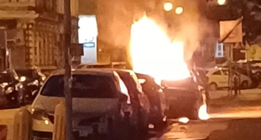 Pożar auta we Wrocławiu. Pojazd płonął jak pochodnia!