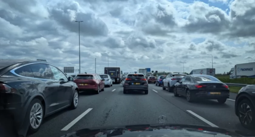 Kierowcy ruszyli na długi weekend. Na A4 już wielki korek
