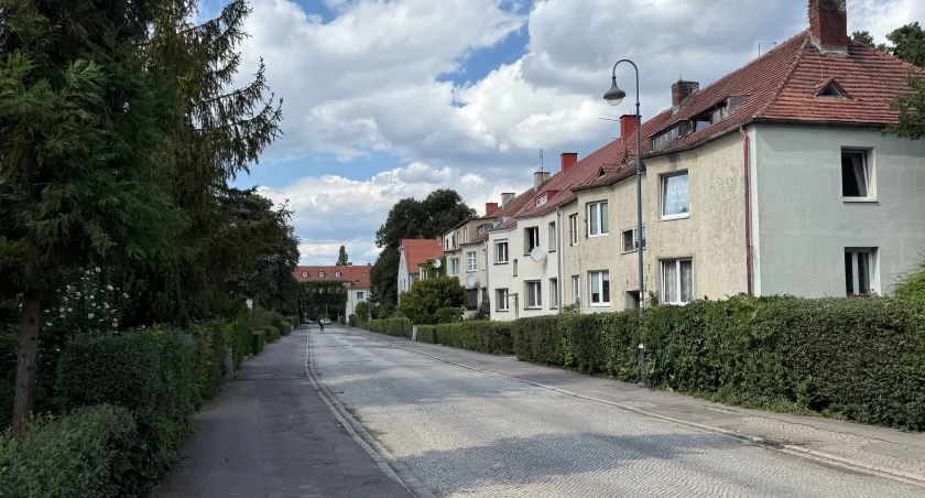 Niespotykany widok - ulice bez samochodów. Ludzie aż robią zdjęcia!