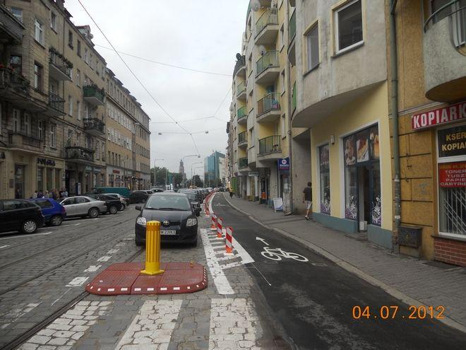 Kolejne kontrapasy już gotowe. Rowerem bez przeszkód przejedziesz ulicą...