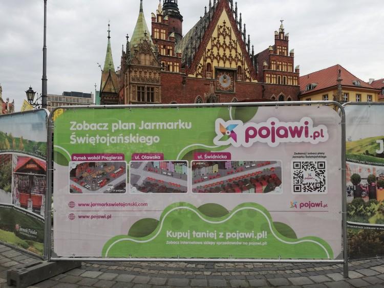 Wrocław: Plaża pod Ratuszem. Na Rynku stawiają Jarmark Świętojański [ZDJĘCIA]