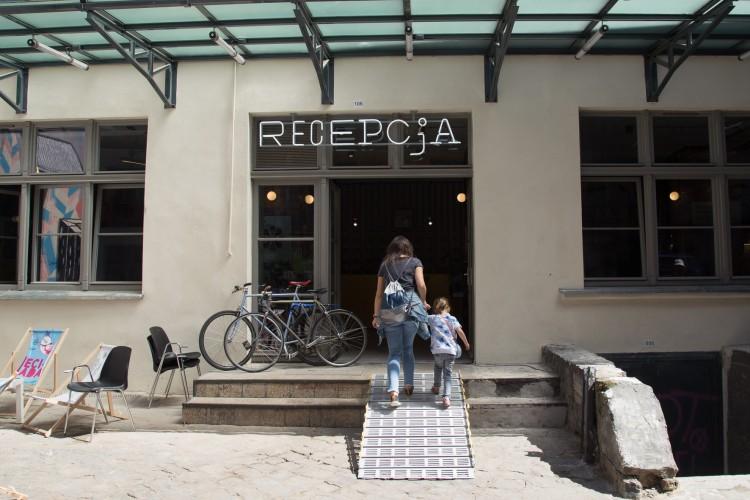 Recepcja. Nowy klub w podwórku przy Ruskiej już otwarty [ZDJĘCIA]