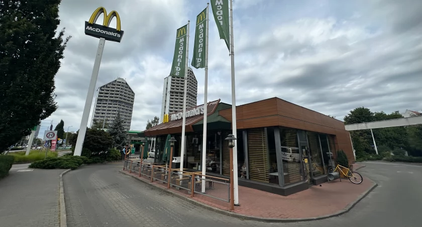 Szykuje się wielka rozbiórka. Stacja BP i McDonalds znikną spod Ołówka i Kredki