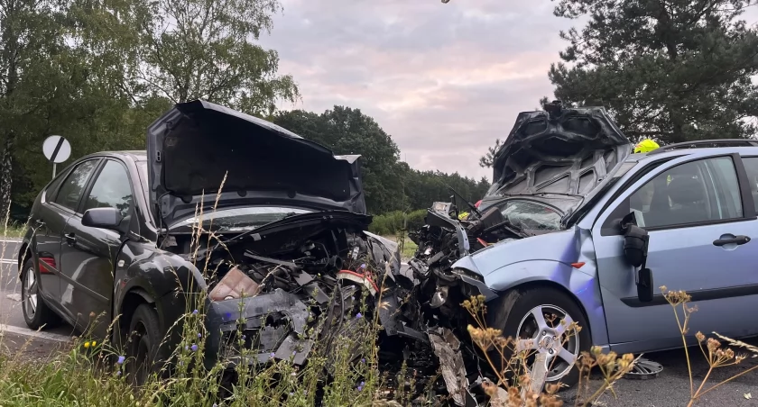 Poważny wypadek pod Oleśnicą. Po rannych przyleciał śmigłowiec