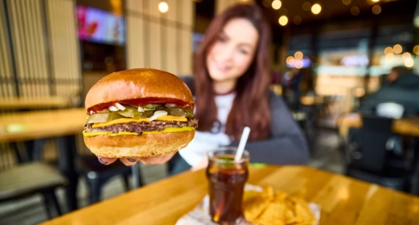 Darmowe burgery w Alei Bielany już w ten weekend