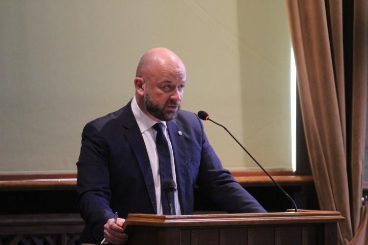 Radni Jacka Sutryka: nie klęczymy przed prezydentem