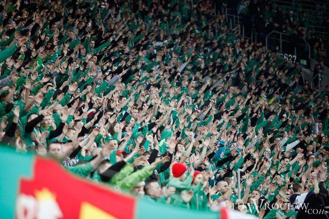 Kompletnie pijani przyszli na mecz Śląsk-Legia. Zapłacą 2 tysiące złotych i...